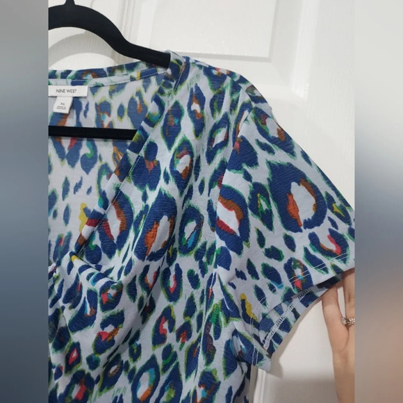 Nine West Multicolored Leopard Print Twist Front Blouse in Size XL - Picture 7 of 10